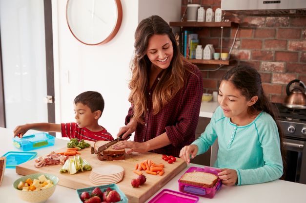 Kroger collaborates with Rachael Ray on new Home Chef meal kits